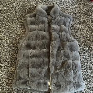 Super Cute! Grey furry Vest
